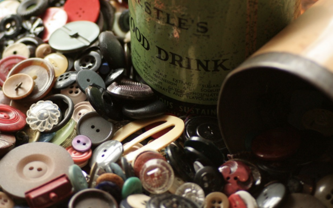the button tin